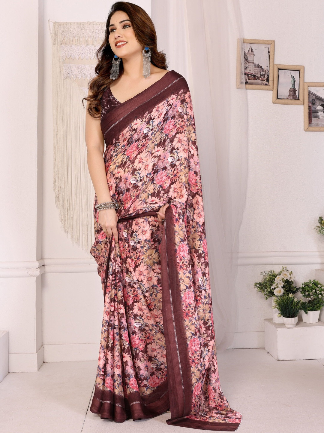 DIVASTRI Maroon Satin Printed Saree