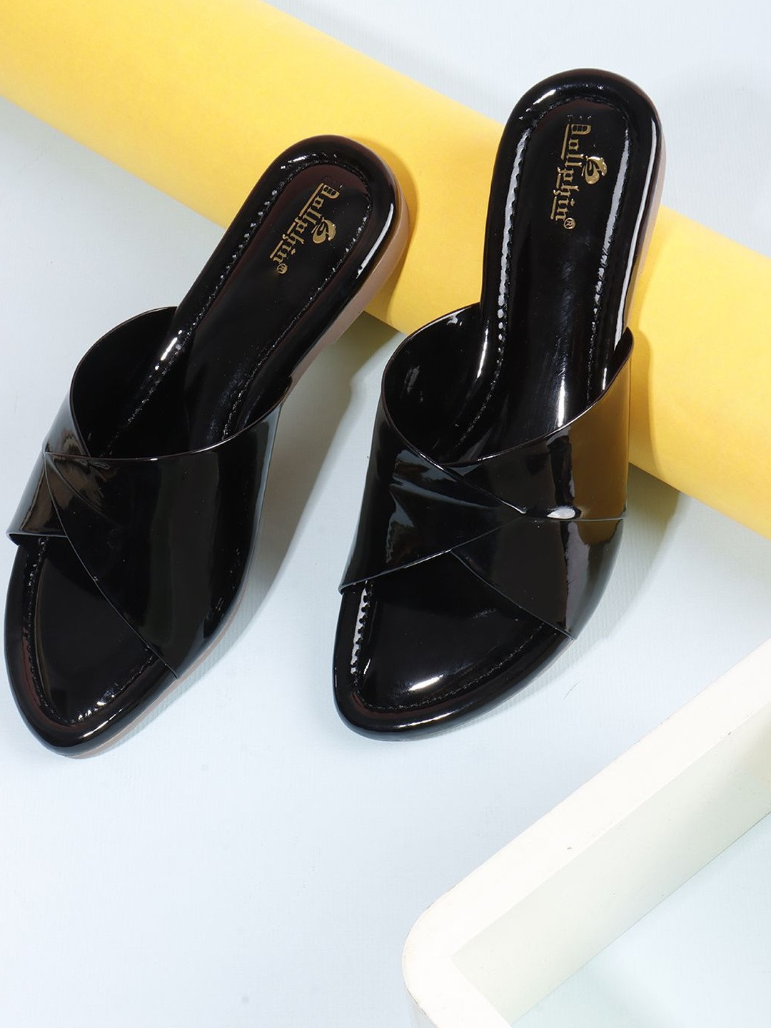 Dollphin Women Open Toe Flats