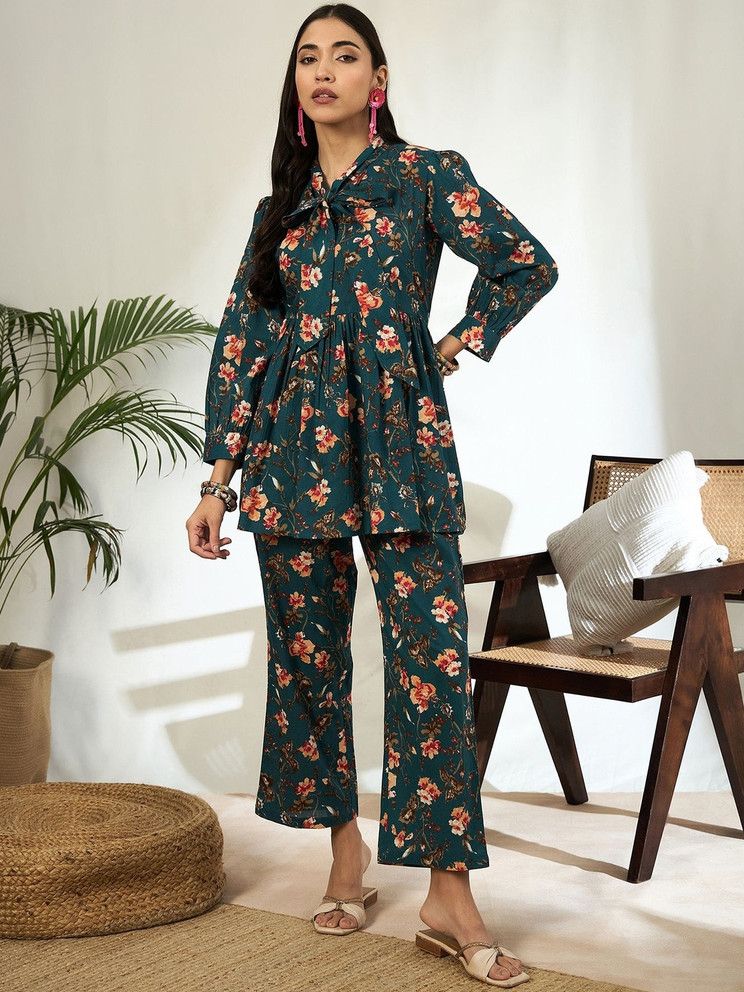 Here & Now Women Teal Floral Printed Knot Style Coord Set