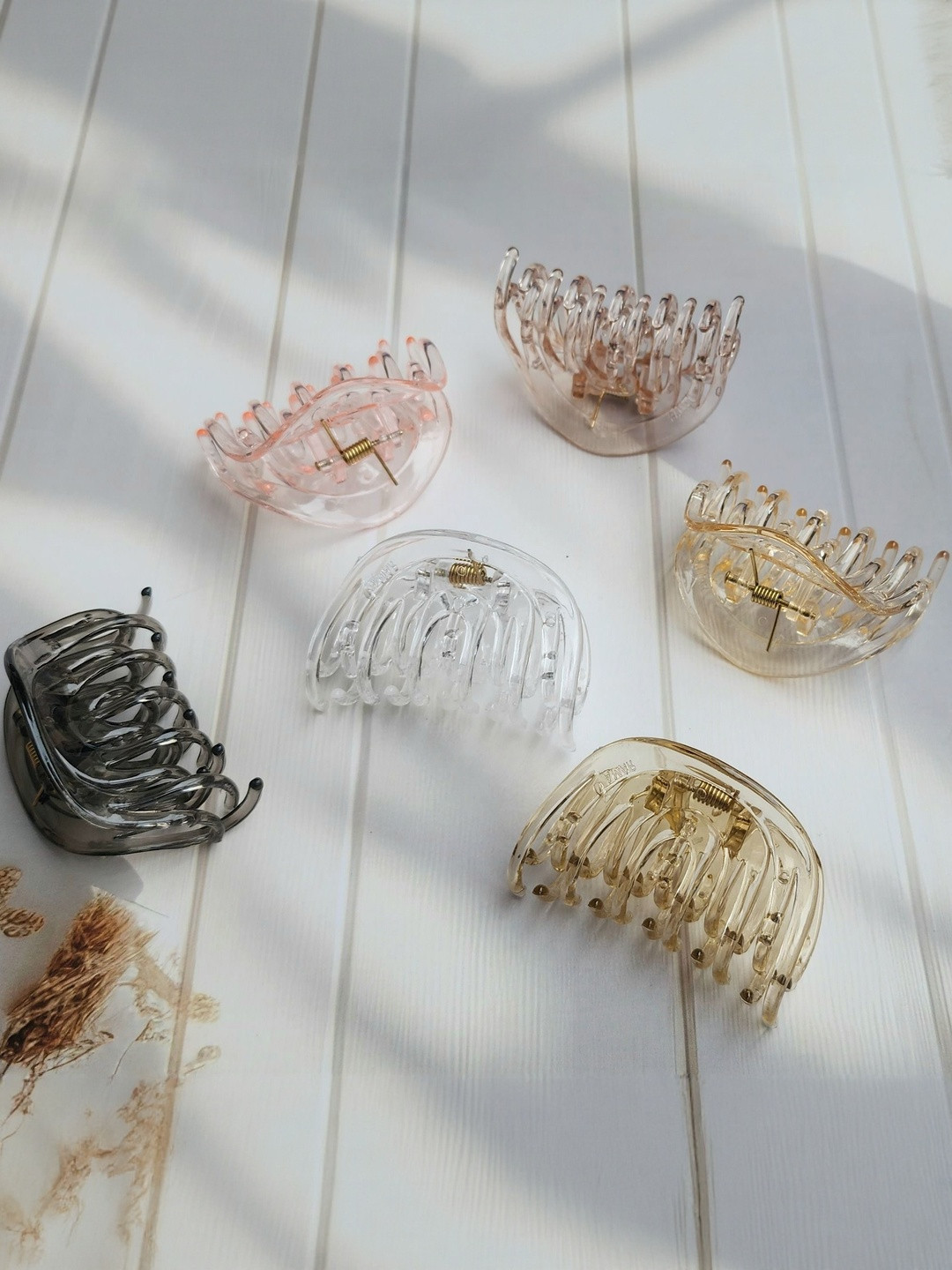 DIVASTRI Women Pack of 6 Transparent Glossy Finish Claw Clip Set