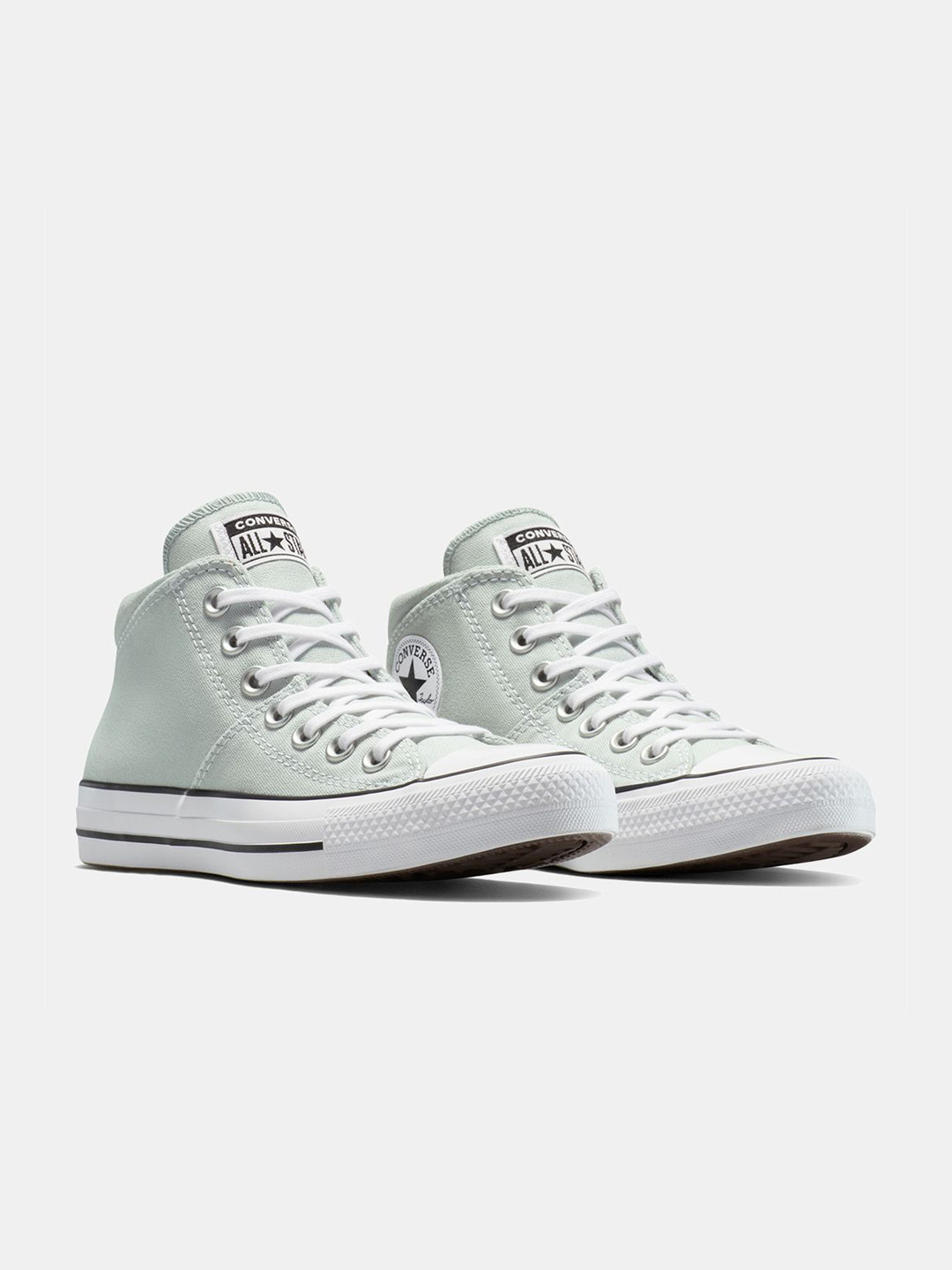 Converse Women Round Toe Sneakers