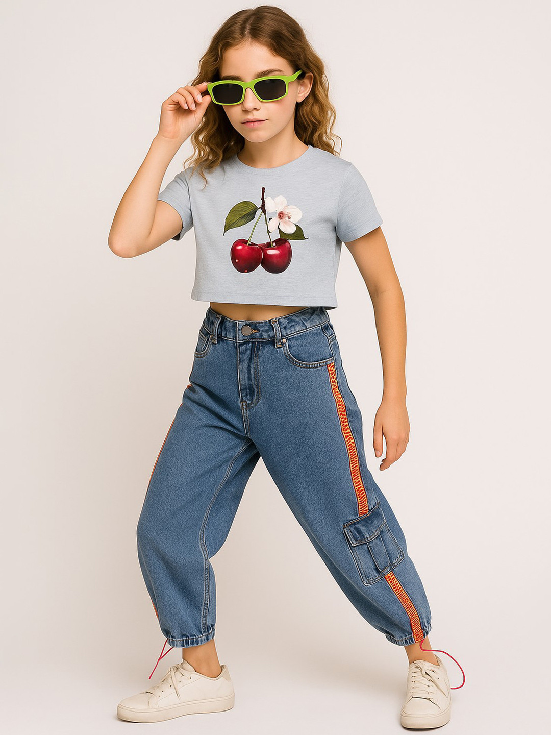 Baawri Girls Graphic Printed Round Neck Crop Top