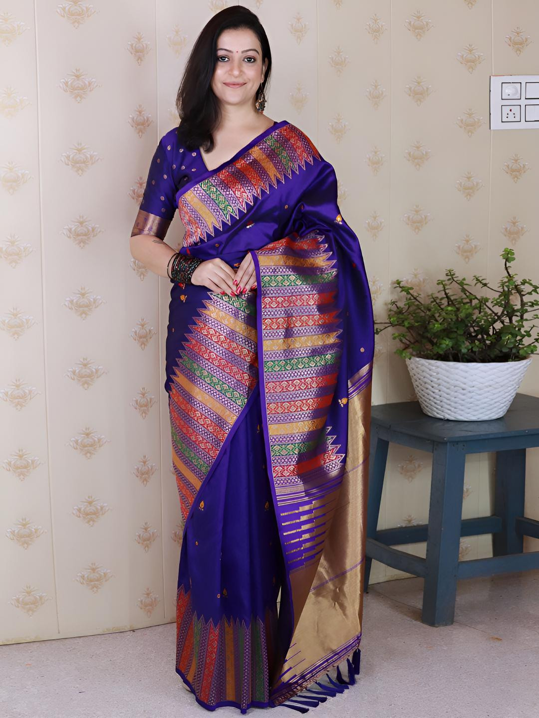 Nayanthara Trends Woven Design Zari Handloom Saree