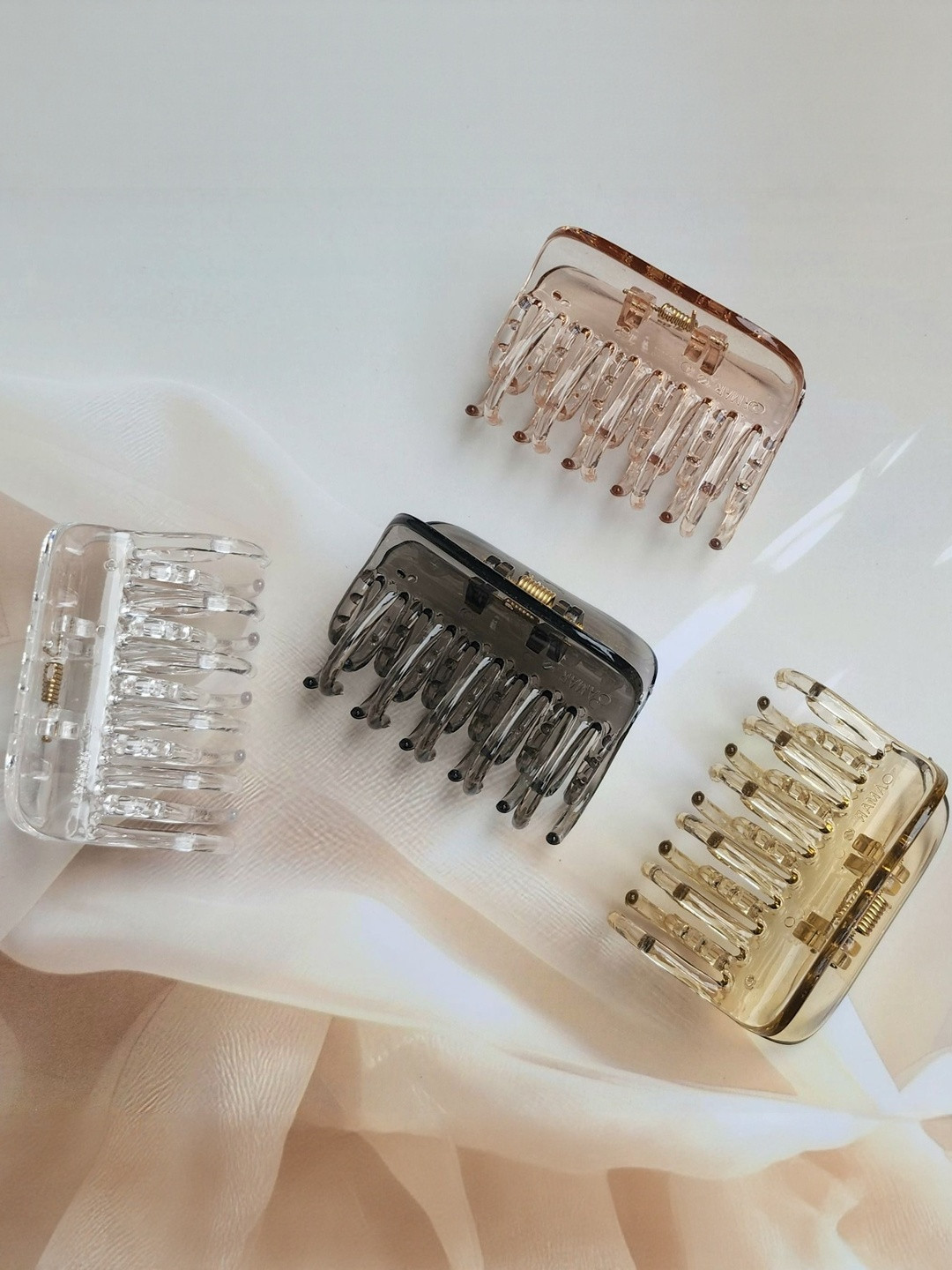 DIVASTRI Women Neutral Tones Set of 4 Transparent Glossy Finish Hair Claw Clips