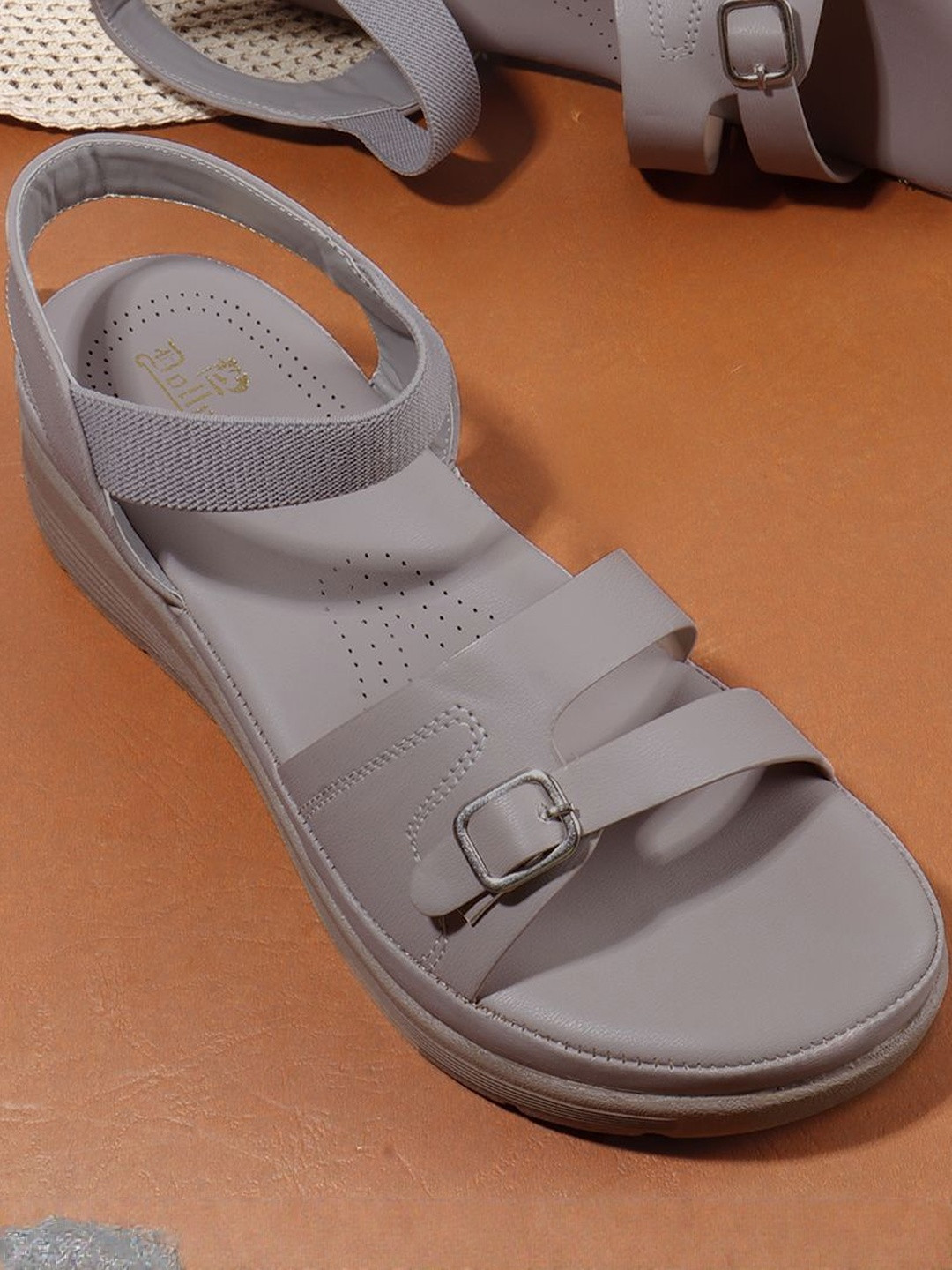 Dollphin Women Grey Synthetic Leather Round Toe Backstrap Open Toe Flats