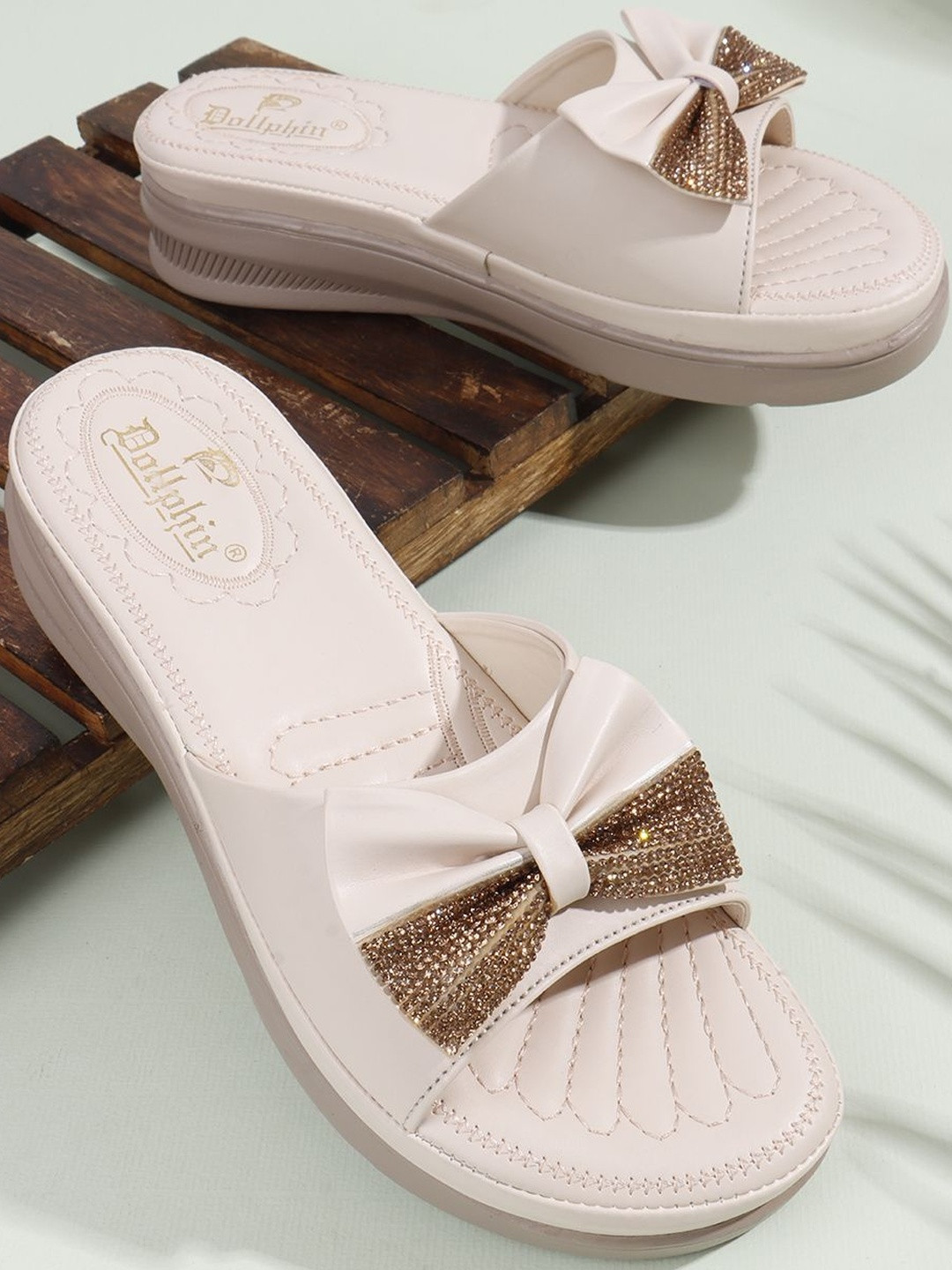 Dollphin Women Embellished Bow Detail Sandals