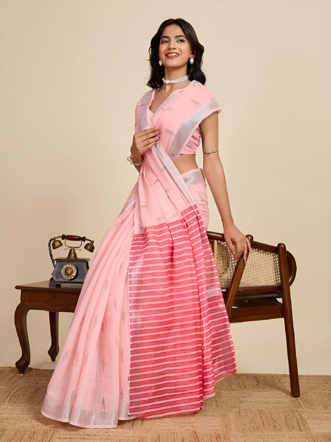 DWIJA FASHION Stripes and Leaf Motifs Saree With Blouse Piece