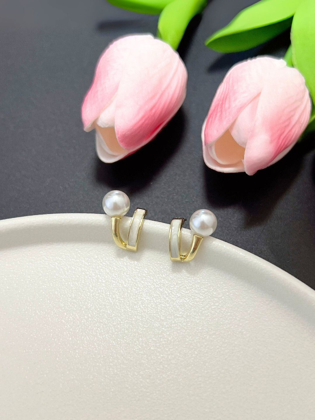 COOLWOOL Gold-Plated Spherical Shaped Studs