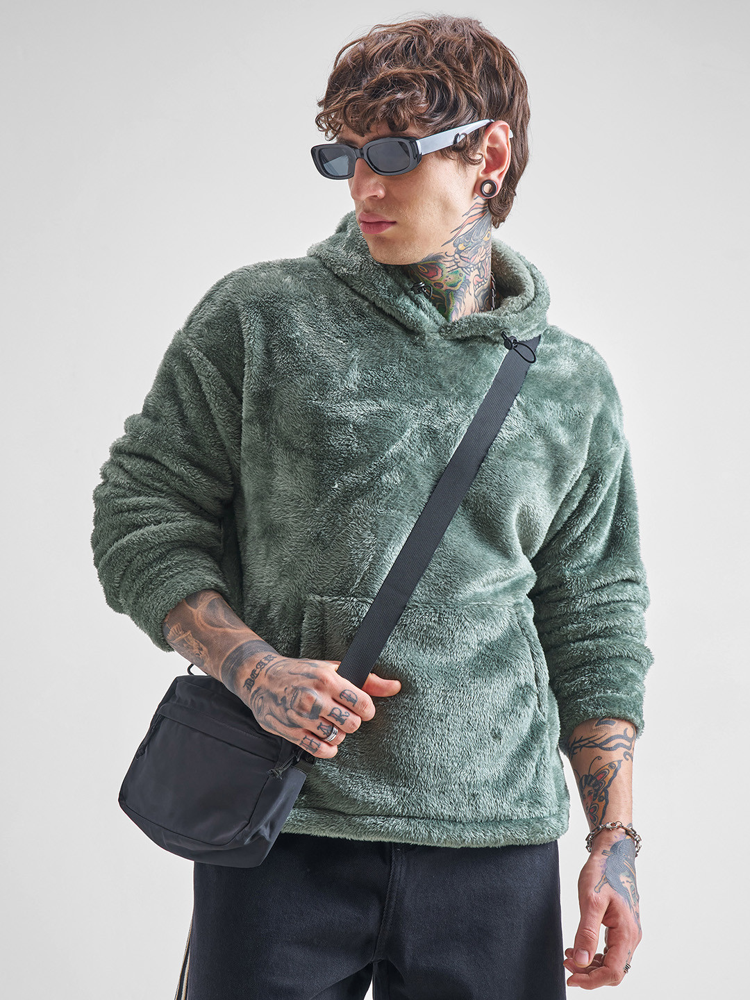 HIGHLANDER Relaxed Fit Drop Shoulder Sleeves Hooded Pullover Sweatshirt
