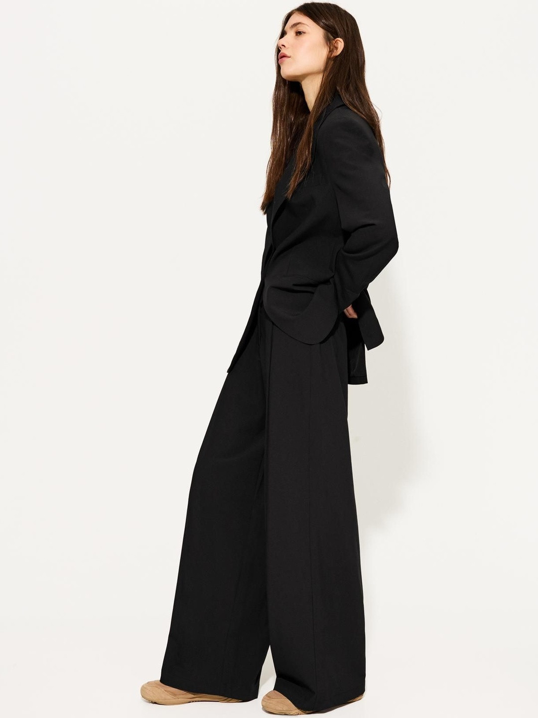 Bershka Peaked Lapel Single-Breasted Blazer