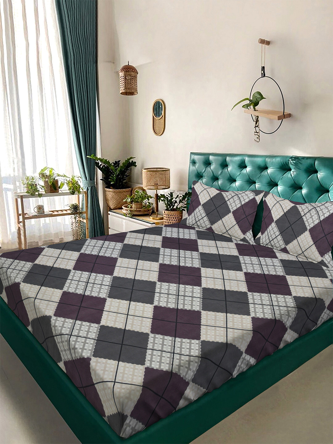 Aura Grey & White Printed Duvet Cover With 2 Pillow Covers