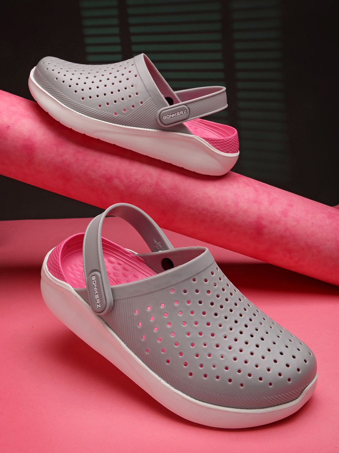 Bonkerz Women Solid Clogs Flip Flops