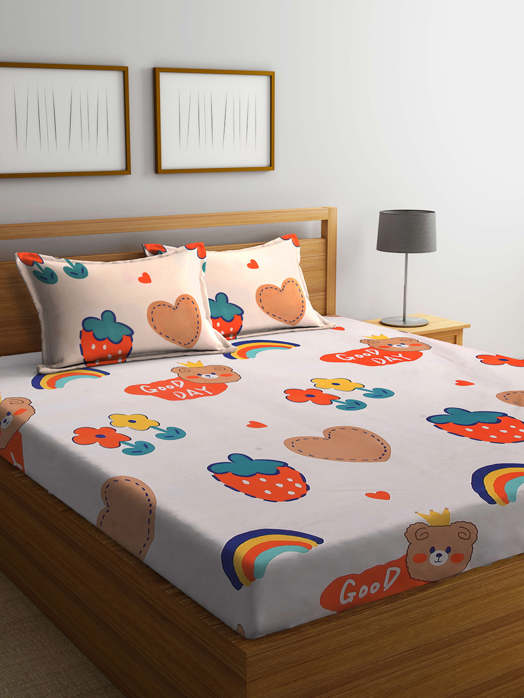 Aura White Printed Duvet Cover With 2 Pillow Covers