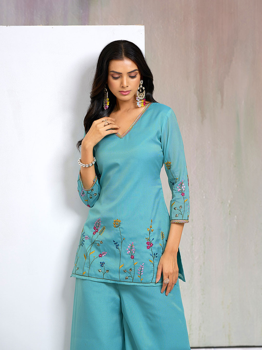 CHHAAP Embroidered Kurta with Plazzo