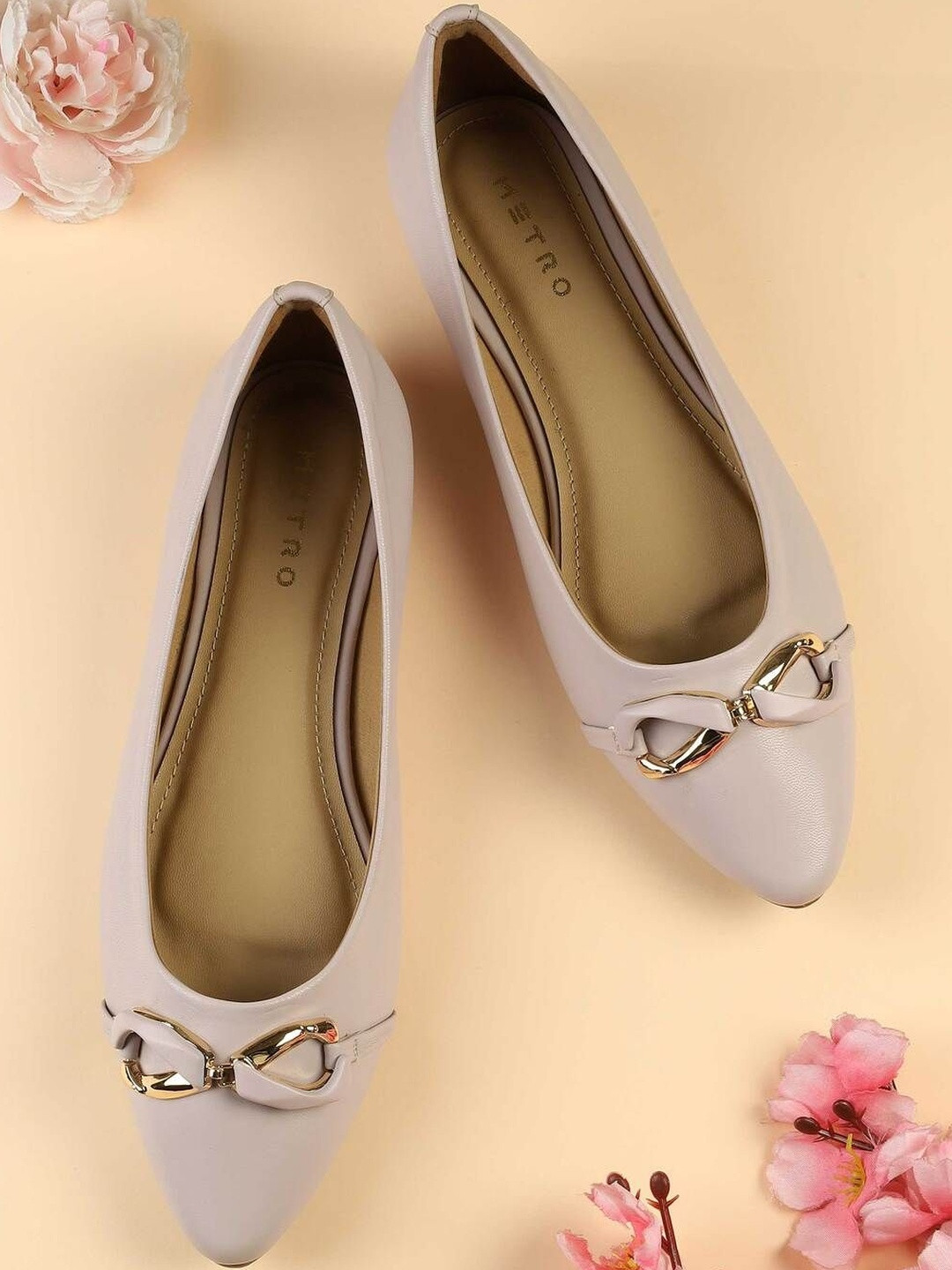 Metro Casual Pointed Toe Ballerinas