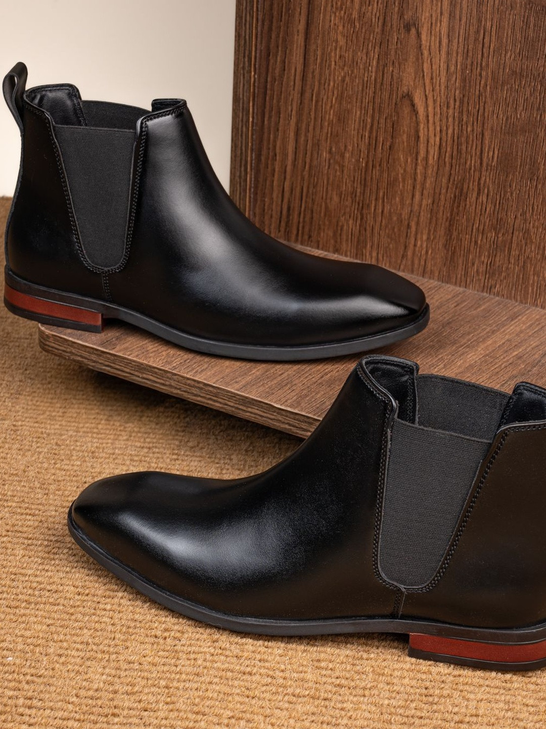 Roadster Men Black Chelsea Boots