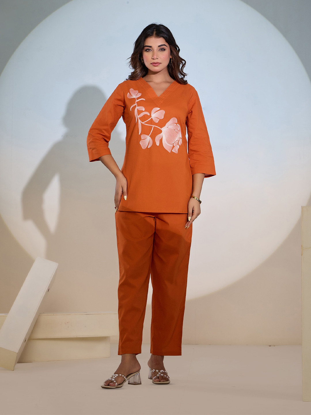 VIPY HANGER Women Embroidered Regular Thread Work Pure Cotton Kurta with Pyjamas