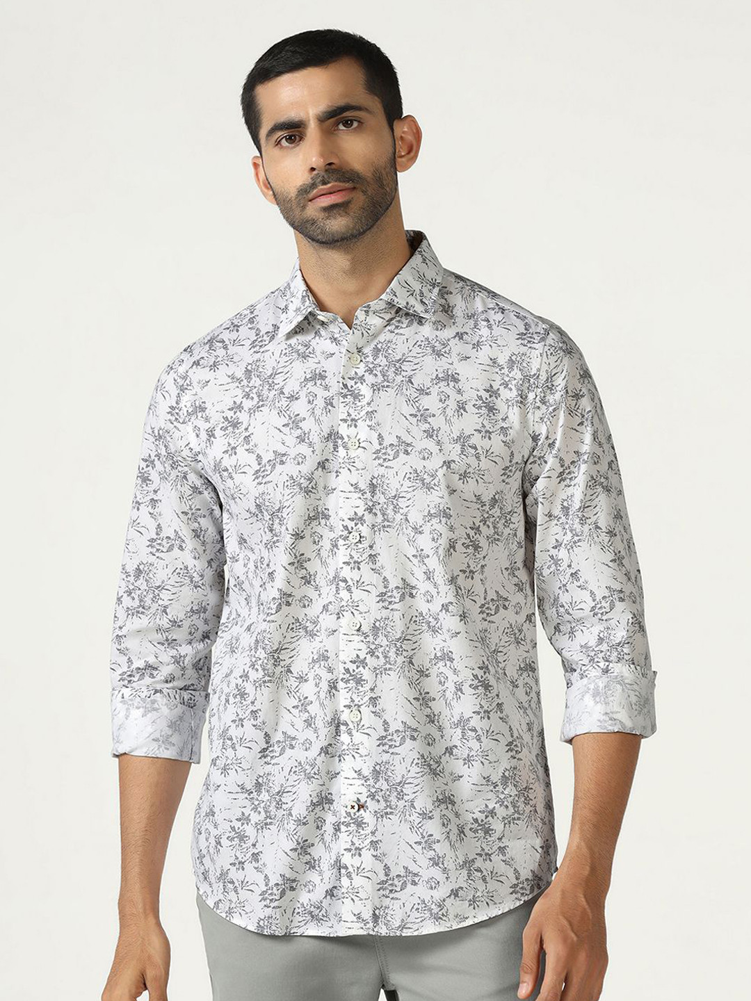 Blackberrys Graphic Printed Spread Collar Long Sleeves Pure Cotton Slim Fit Shirt