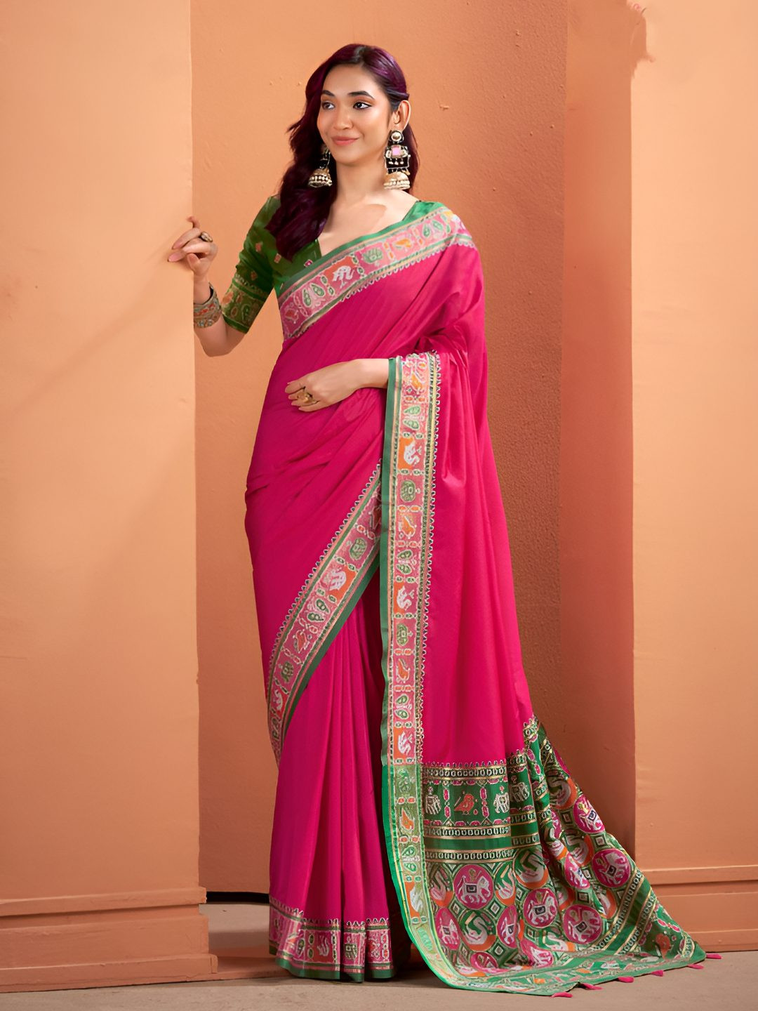 PEENGAX Printed Border Patola Saree