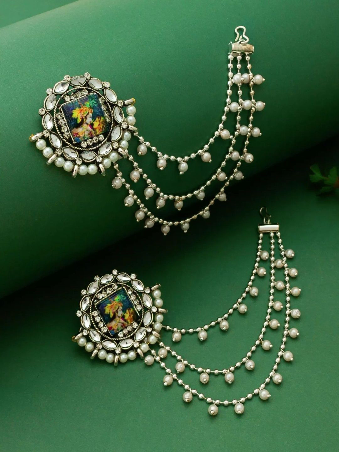INDIAURA MODE Silver-Plated Stones & Beaded Enamelled Circular Shaped Studs With Ear Cuffs