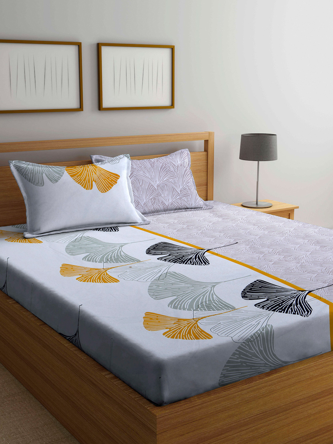 Aura Grey & Beige Printed Duvet Cover With 2 Pillow Covers