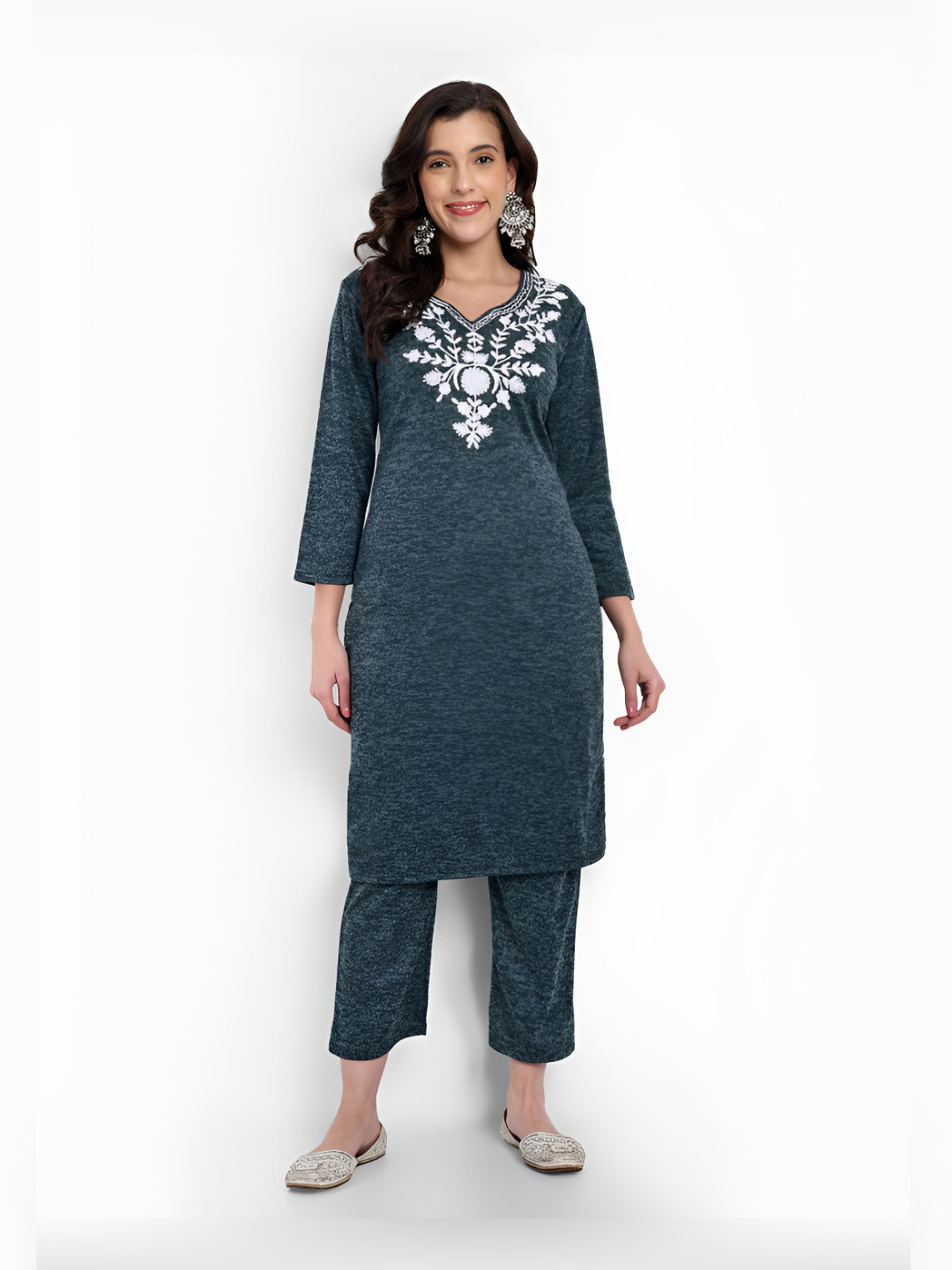 FNOCKS Ethnic Motifs Yoke Design V-Neck Thread Work Straight Kurta With Trousers