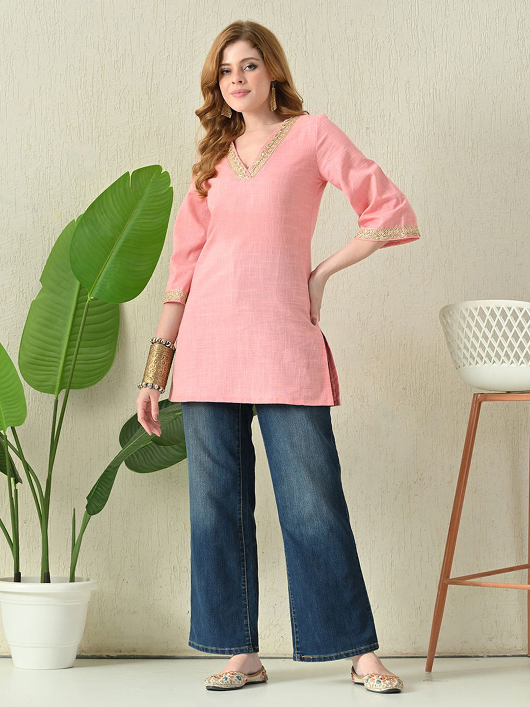 Bhuja Women Ethnic Motifs Embroidered V-Neck Kurti