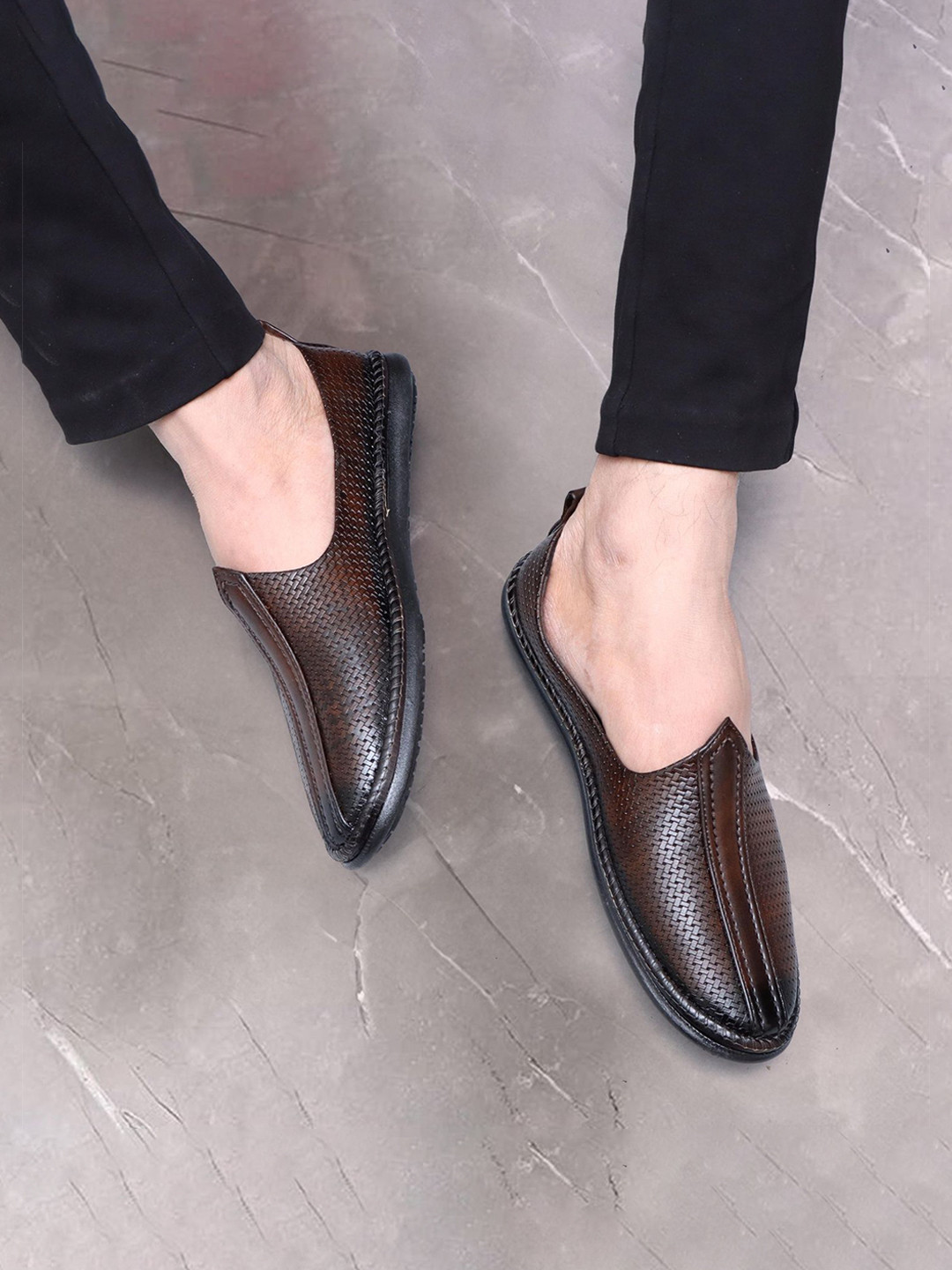 N N Creation Men Textured Mojaris