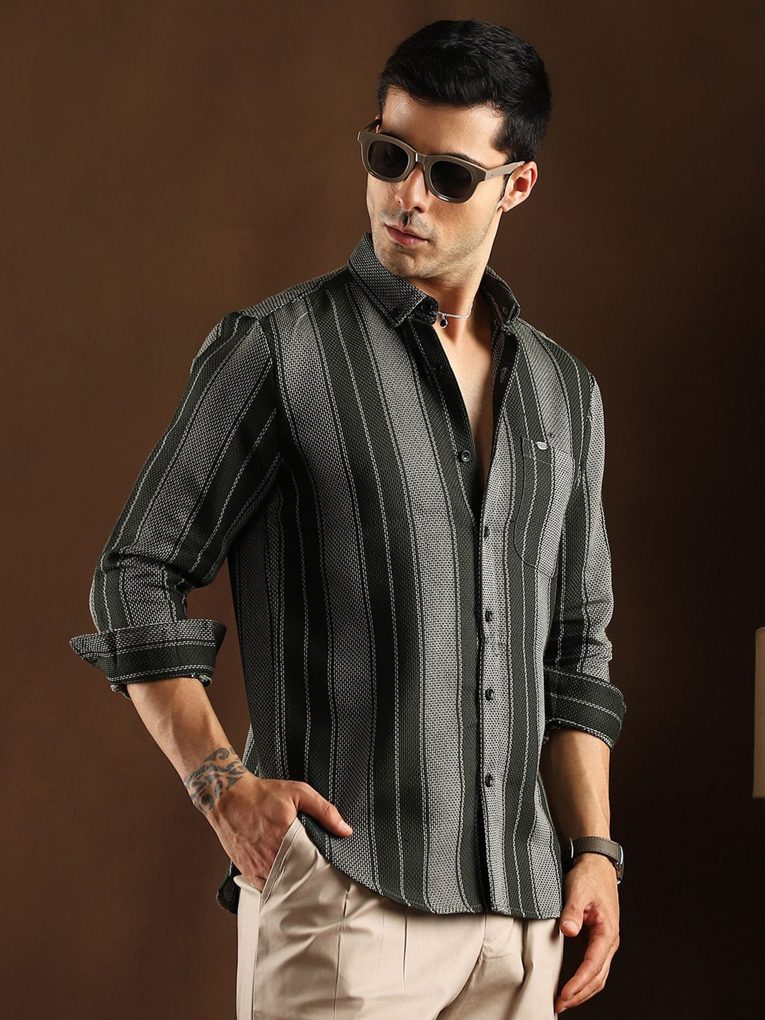 CAHOOT Men Comfort Fit Vertical Striped Spread Collar Casual Shirt