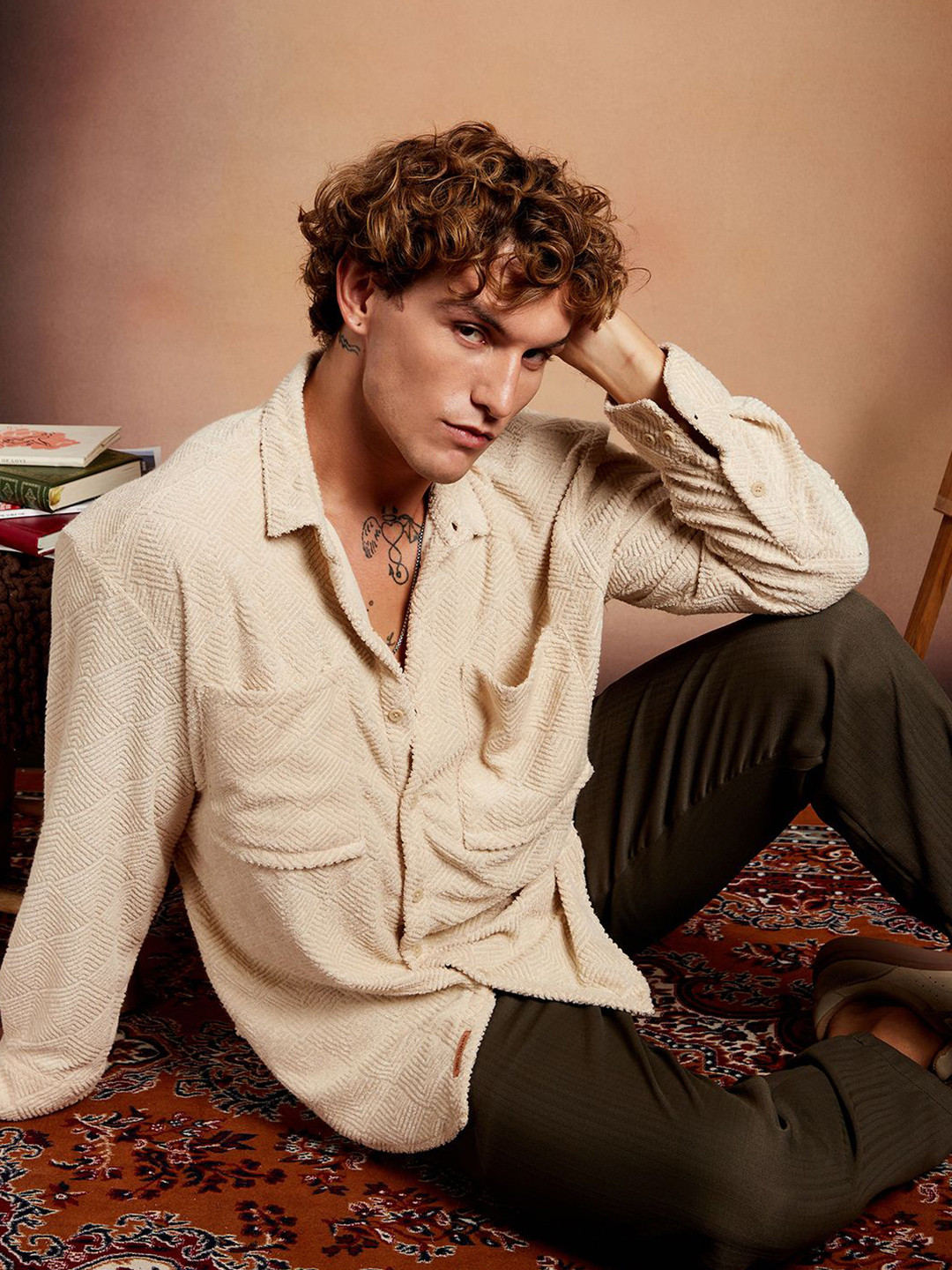 Campus Sutra Men Textured Comfort Spread Collar Axisline Utility Relaxed Fit Shirt