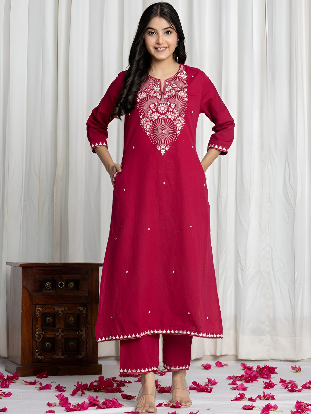 ALLEN WEAVE Ethnic Motifs Embroidered Notch Neck Thread Work Kurta With Trousers
