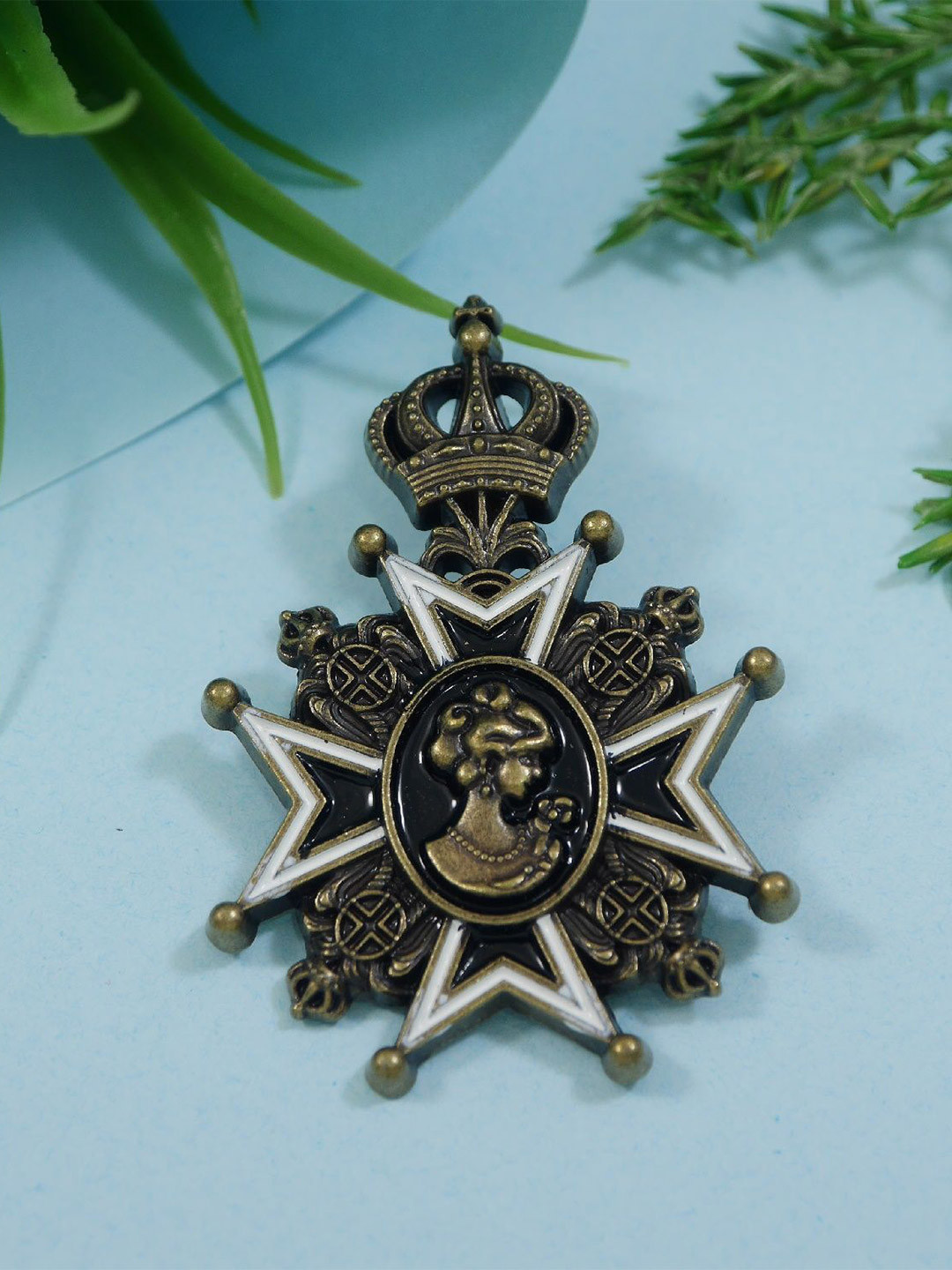 ADORN Unisex Royal Star Medallion Crown & Cameo Vintage Military Brooch Pin
