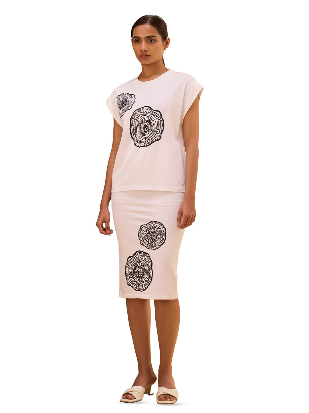 ALONGE Wood Printed Fitted Knit Knee Length Skirt