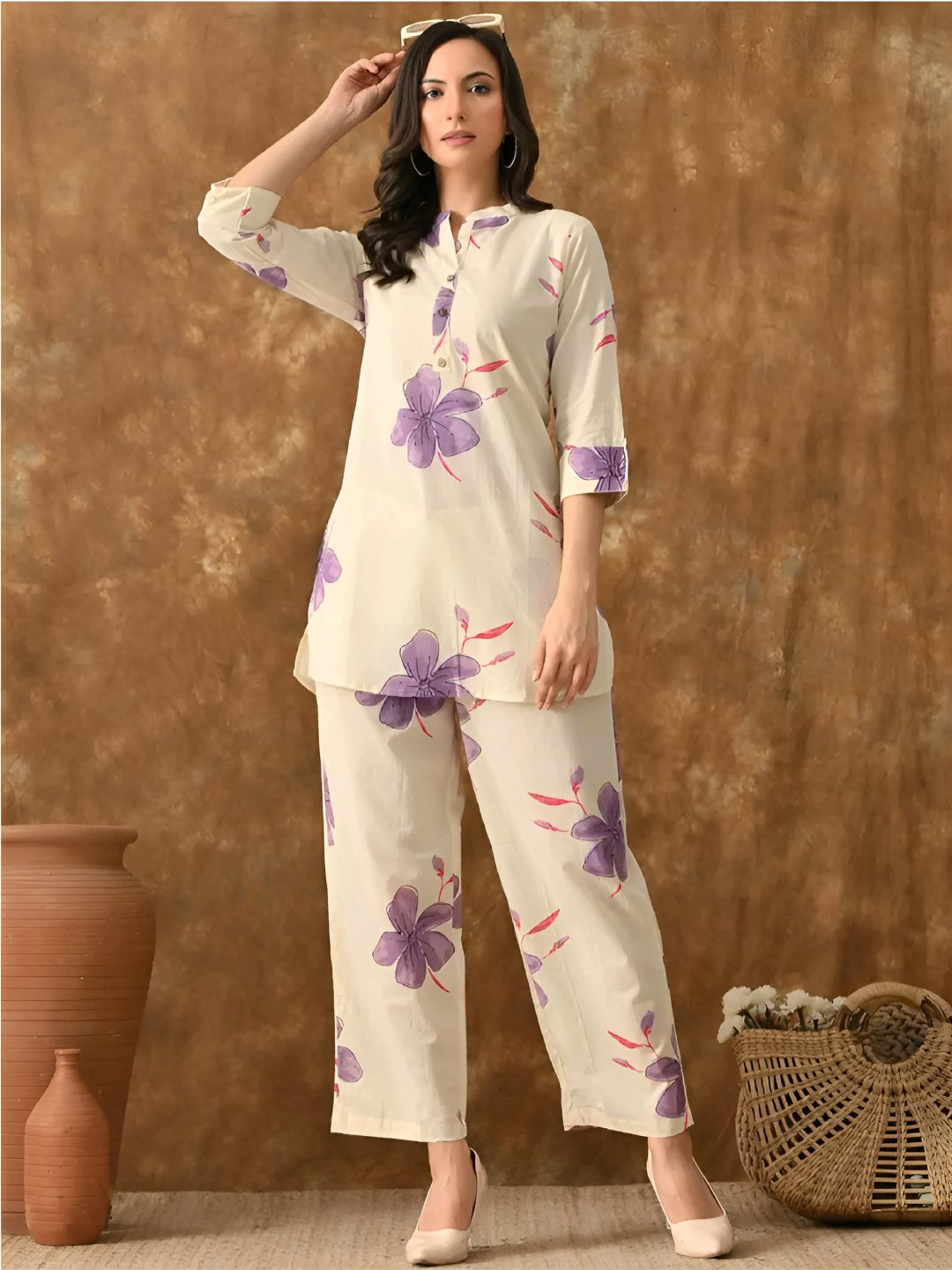 FLUXUS Women Floral Printed Kurta with Trousers