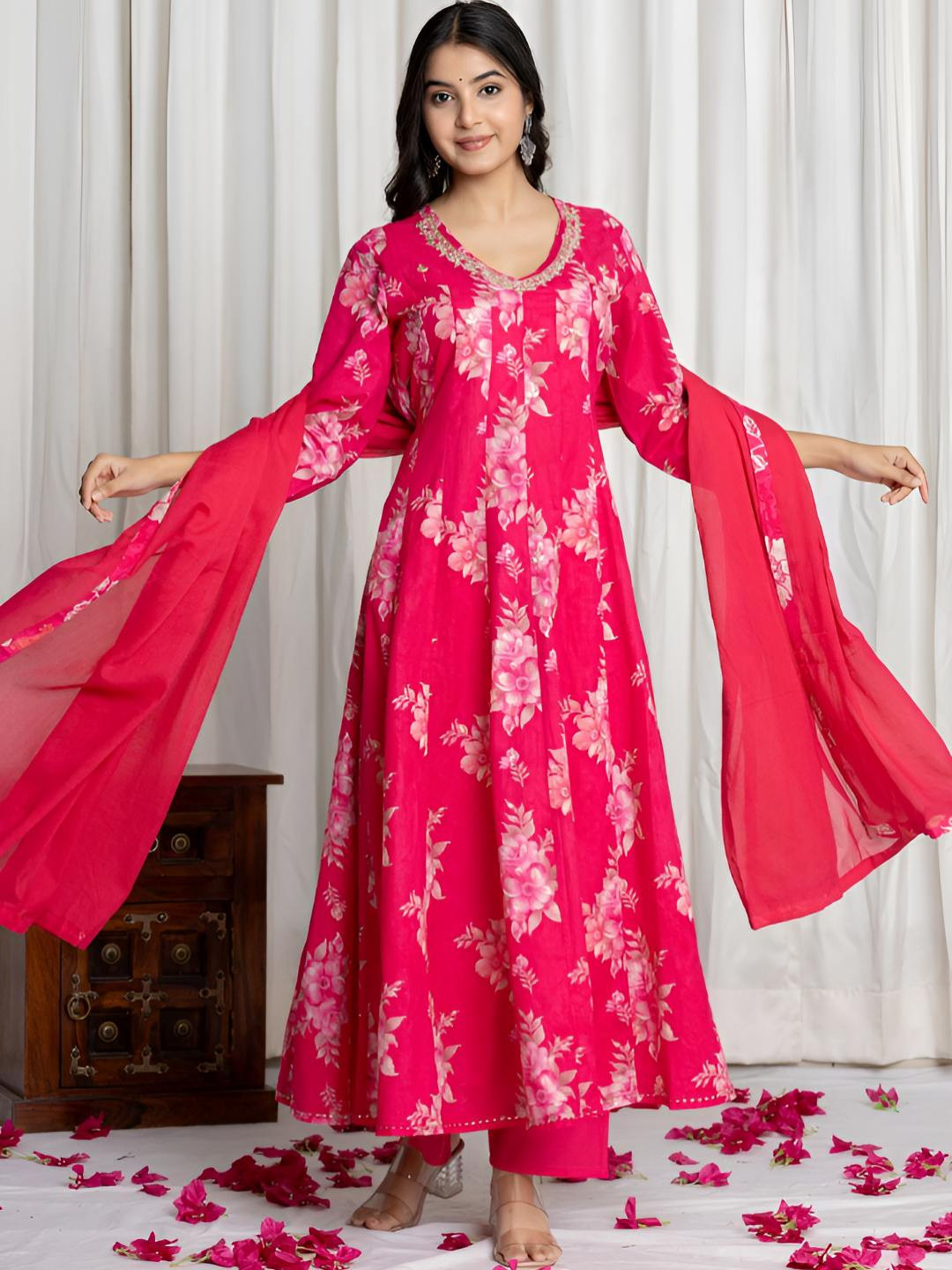 ALLEN WEAVE Women Floral Printed U-Neck Anarkali Kurta with Trousers & Dupatta