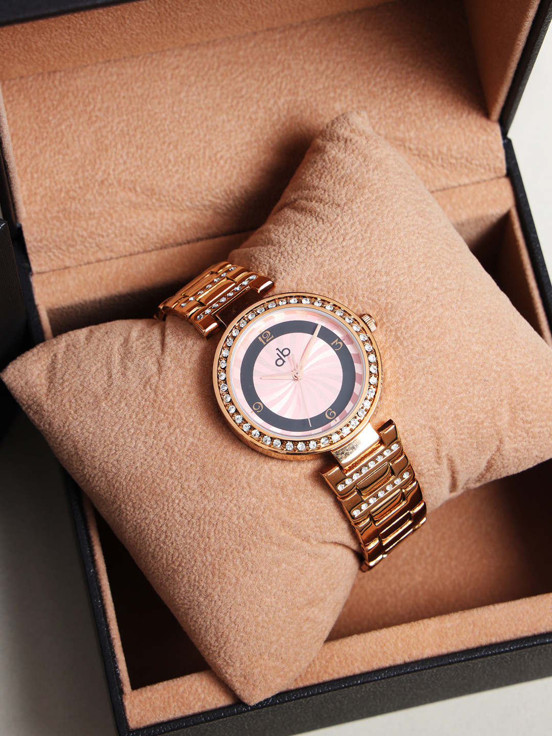 DressBerry Women Brass Dial & Bracelet Style Straps Analogue Watch DB404