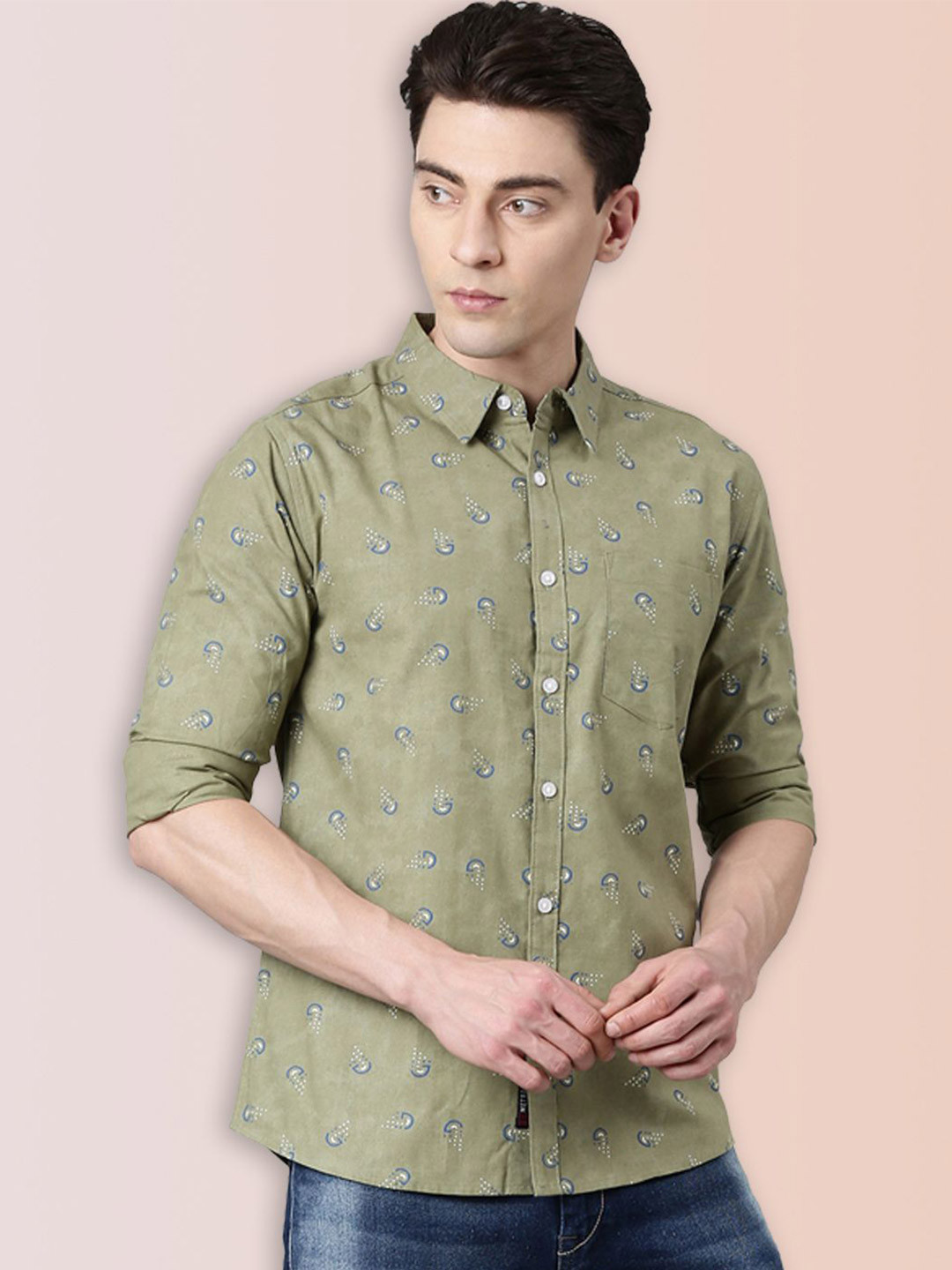 Broon Conversational Printed Cutaway Collar Cotton Regular Fit Casual Shirt