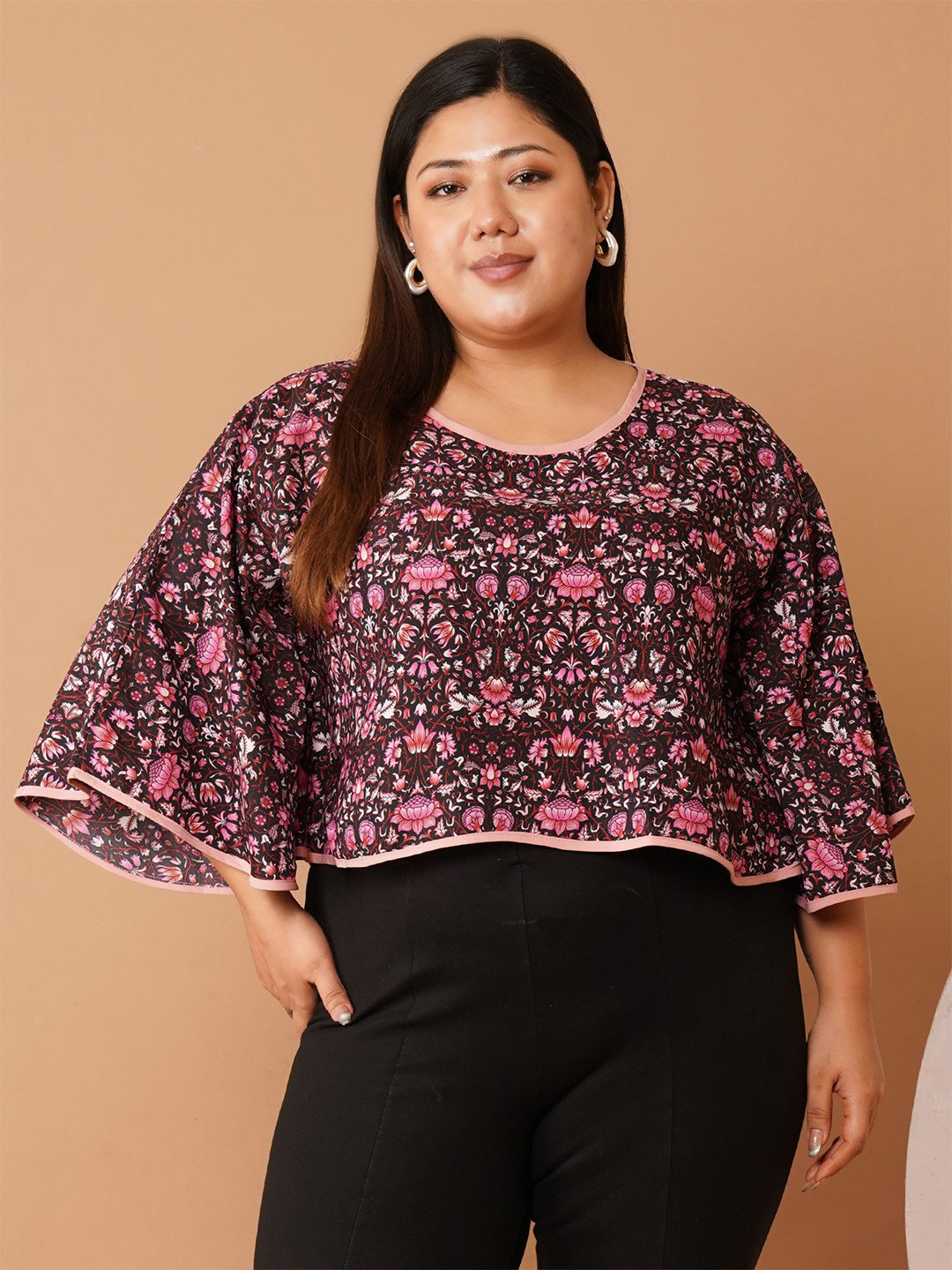 U&F Beyond Women Floral Printed Round Neck Kimono Sleeve Kaftan Top