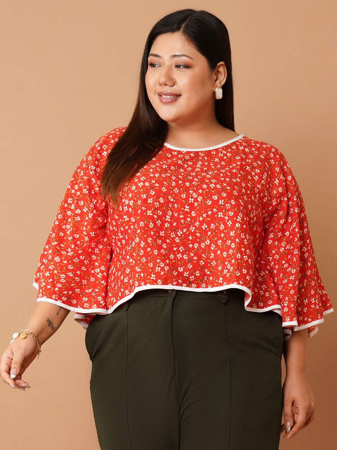U&F Beyond Women Plus Size Floral Print Round Neck Flared Sleeve Crop Top