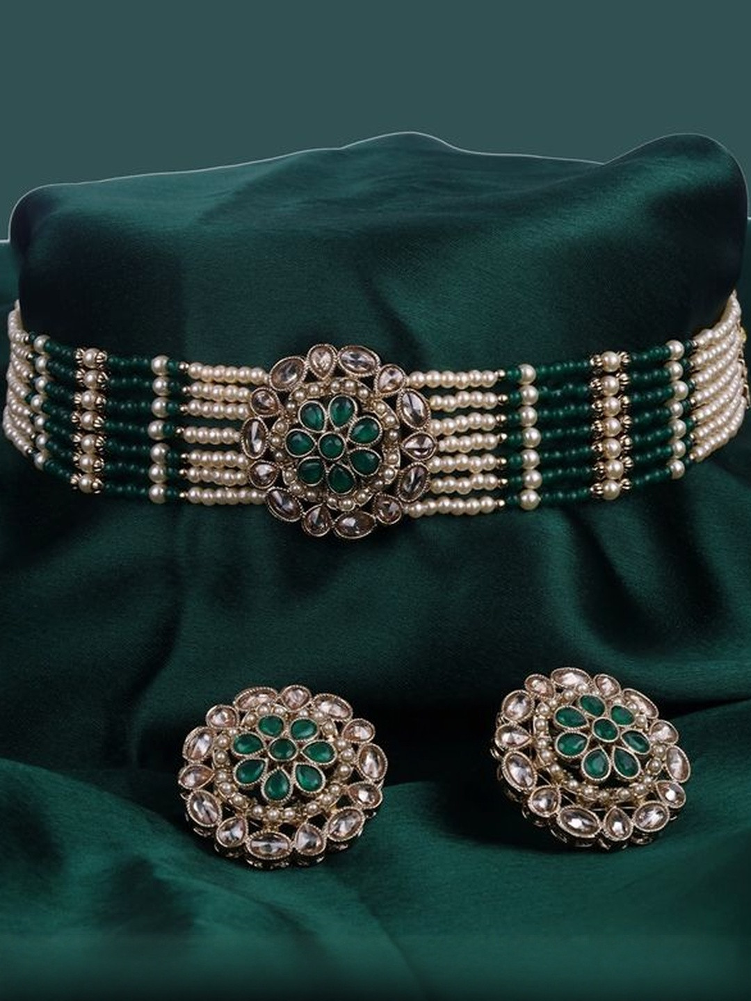 Saloni Fashion Women Green Silver-Plated Pearls Necklace Set
