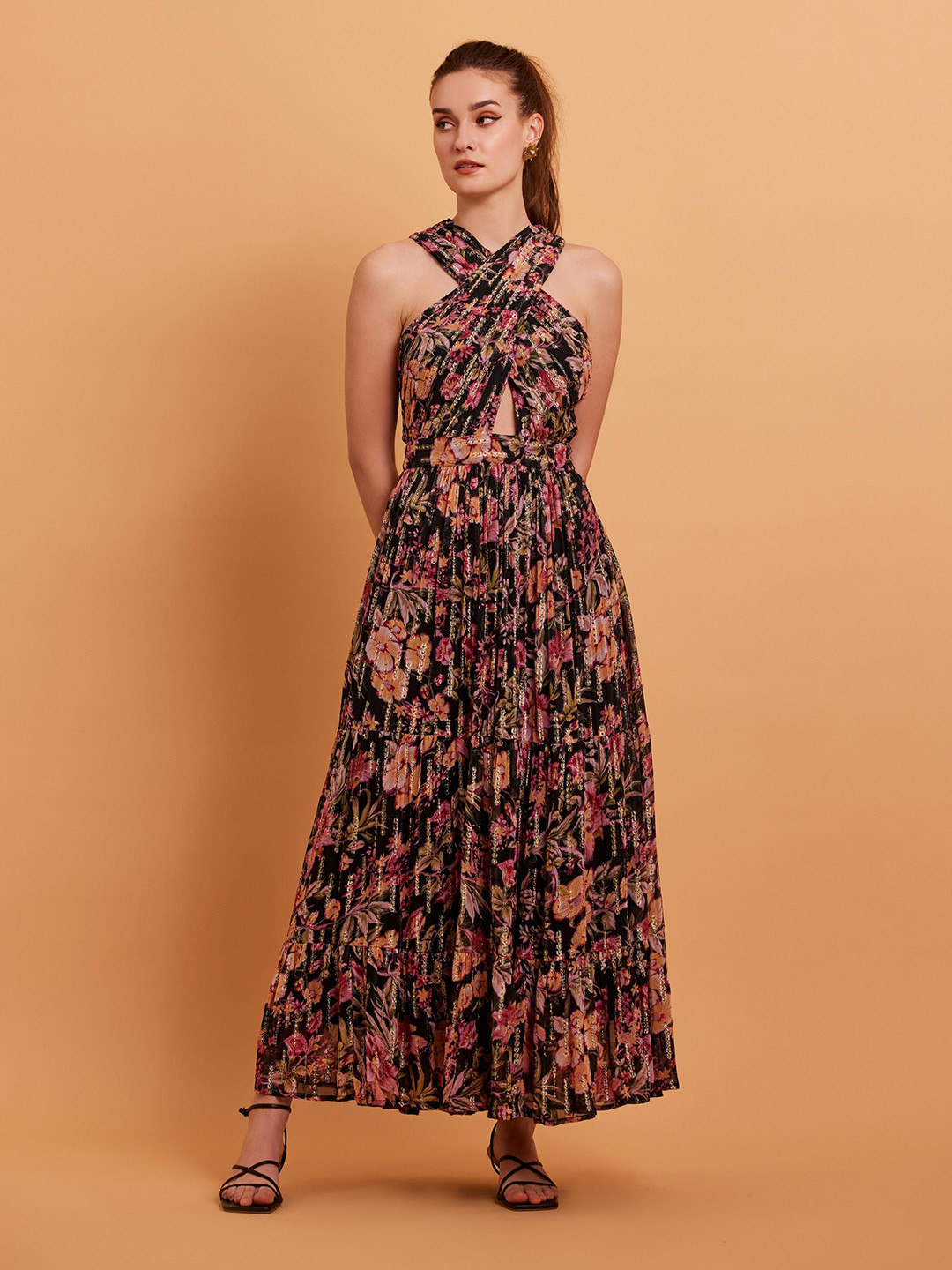 VERB BY PALLAVI SINGHEE Women Floral Printed Halter Neck Georgette Maxi Dress