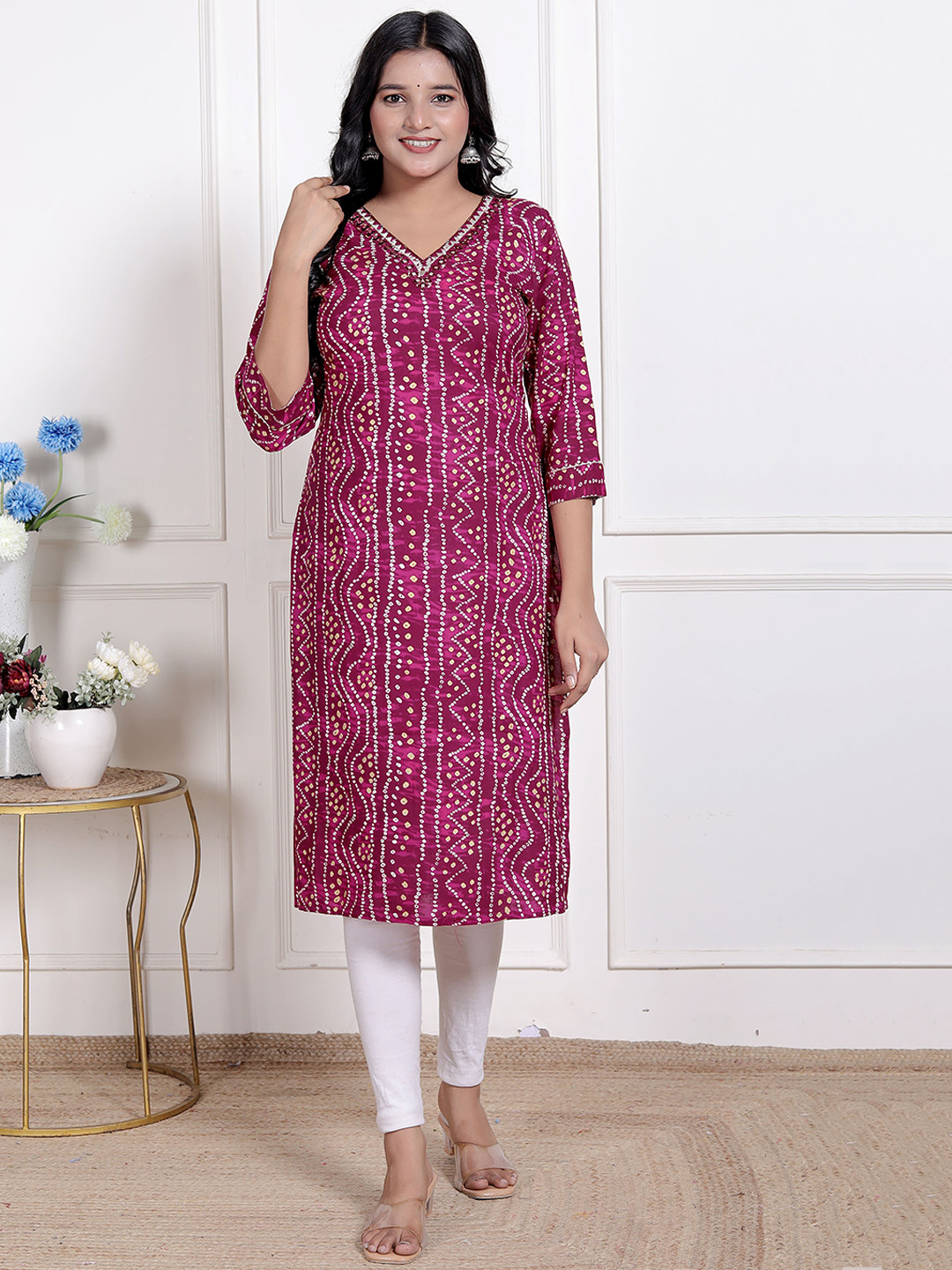 MIRAVAN Bandhani Printed Mirror Work V-Neck Straight Kurta