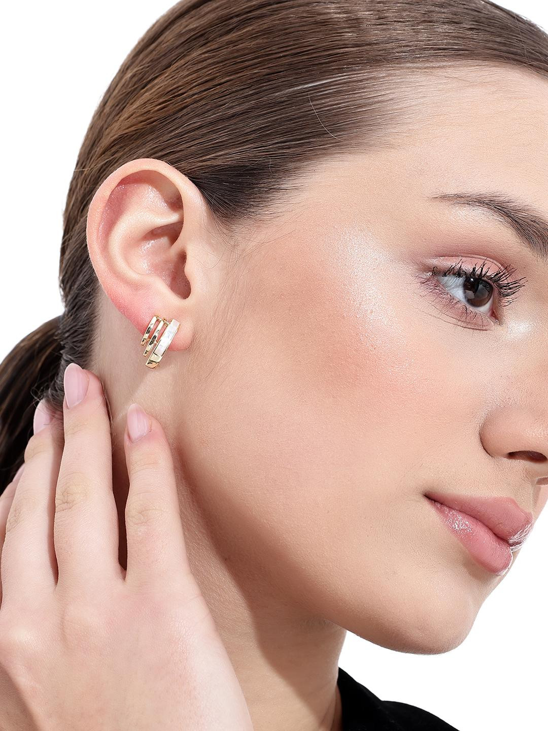 Beenth & Doneth Gold Curled Stripe Pattern Earrings