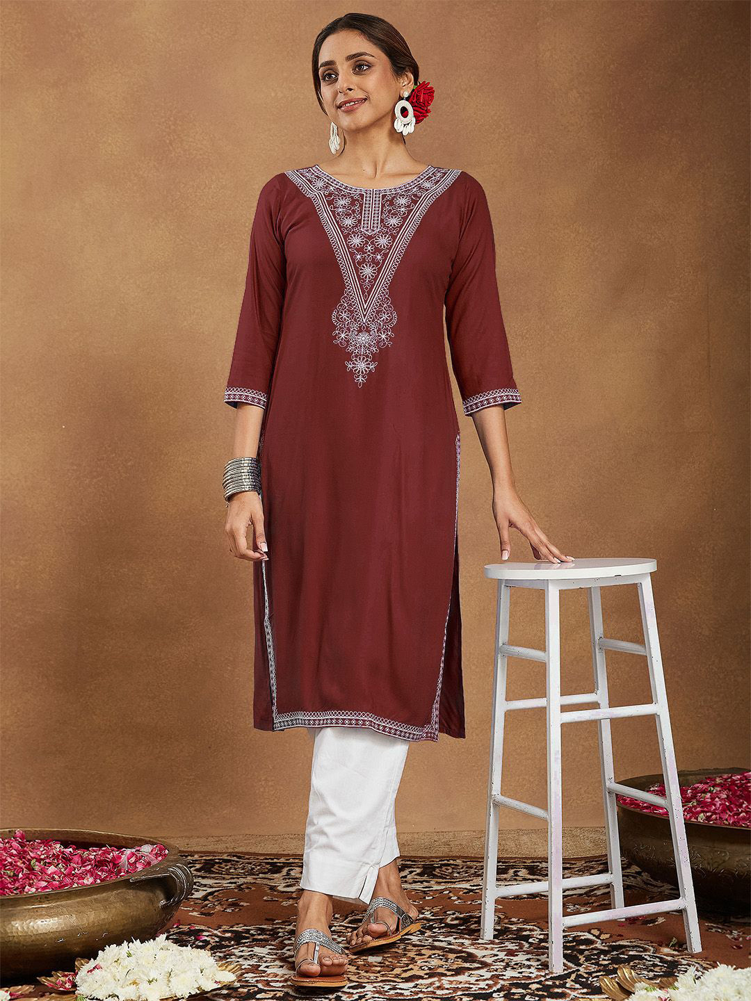 Janasya Women Floral Embroidered Festive Straight Kurta