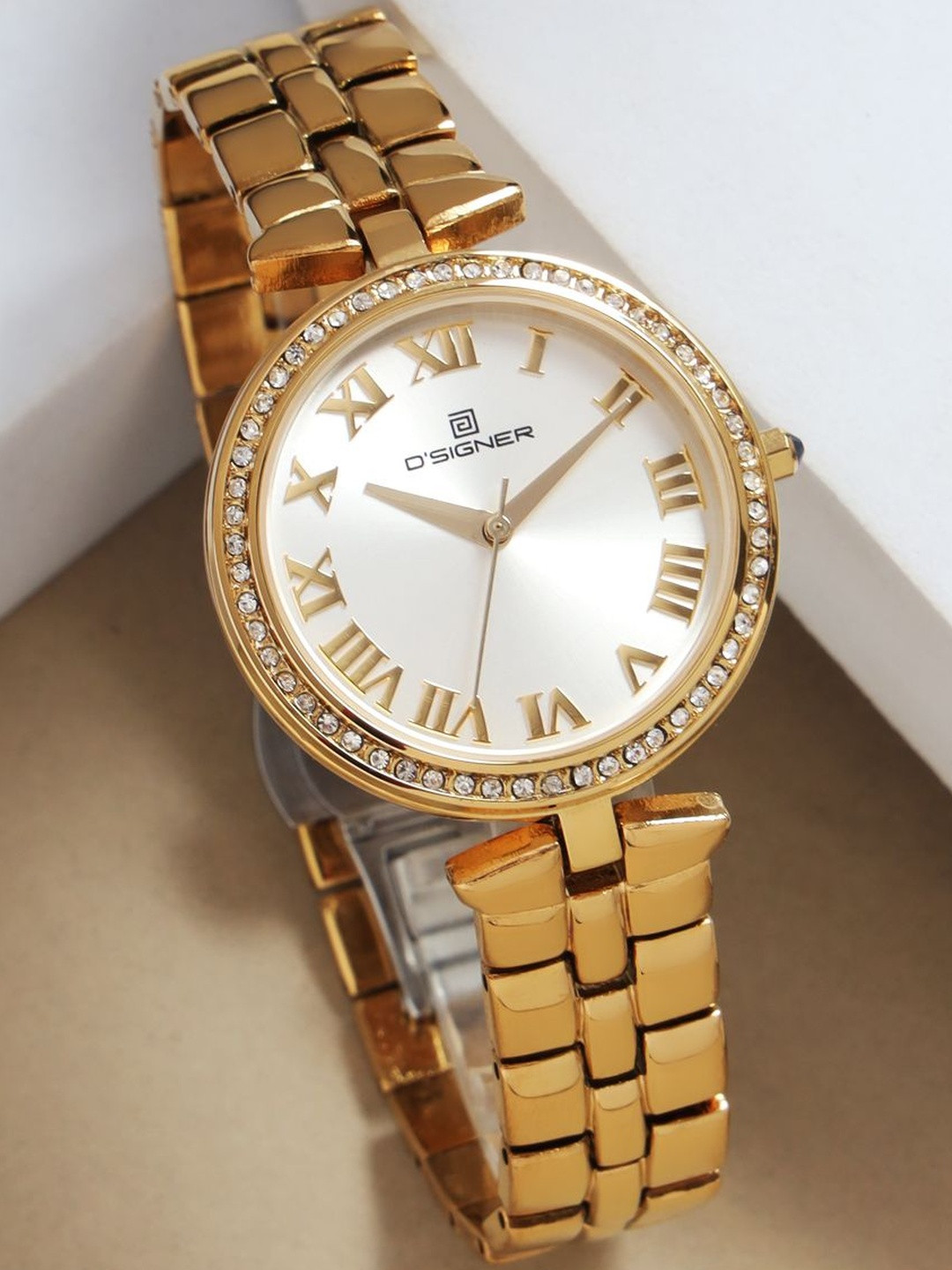 D'SIGNER Women Round Dial & Stainless Steel Bracelet Style Straps Analogue Watch 962GM.2L