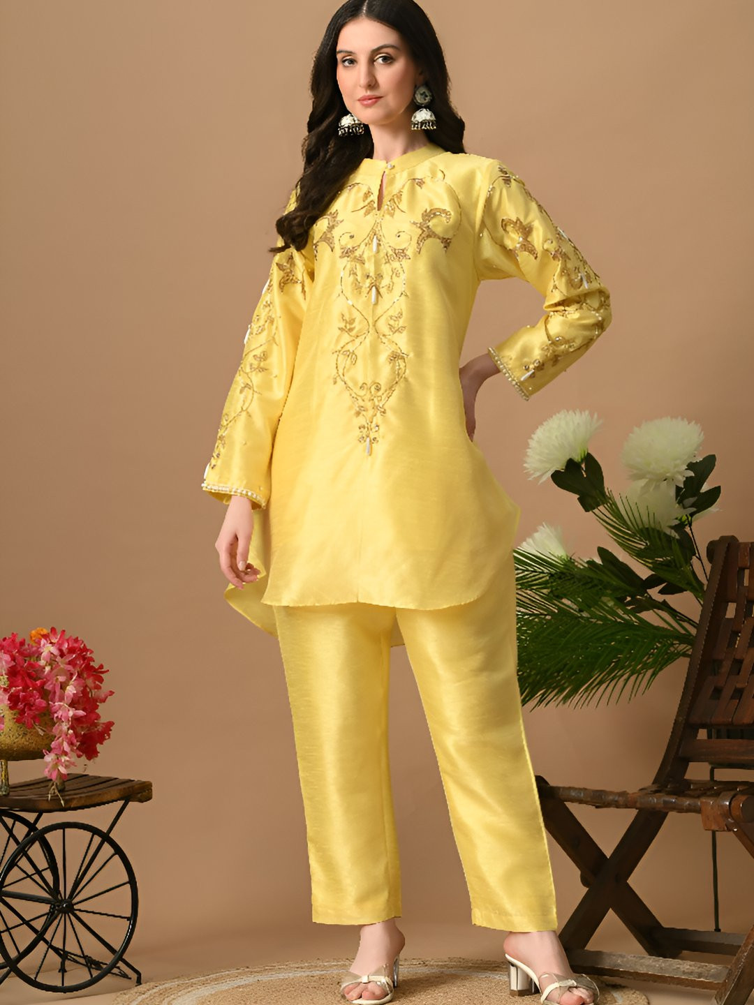 Demure by shiba Ethnic Motifs Embroidered Beads and Stones Straight Kurta With Trousers