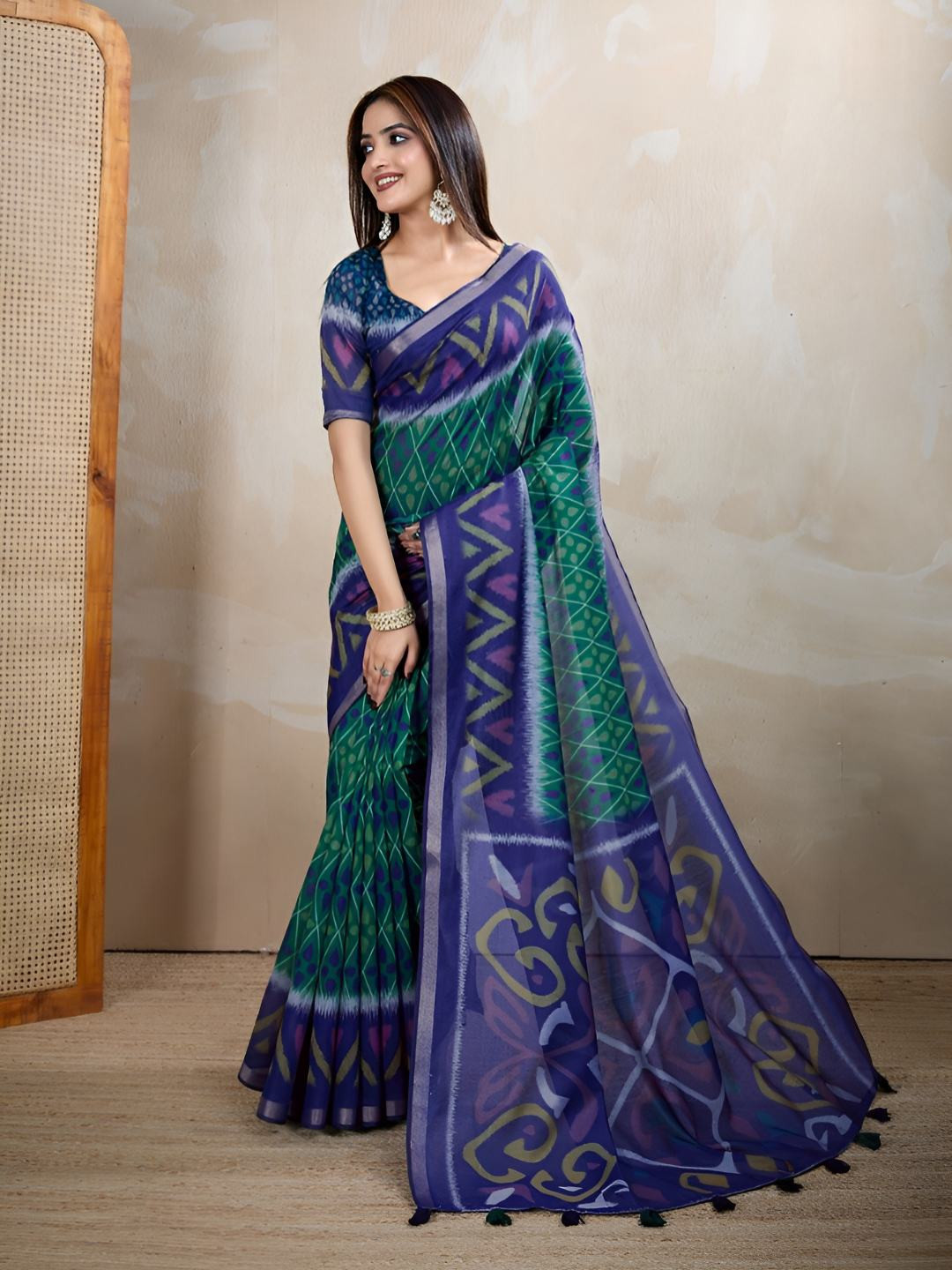 GAYATRI PATEL Geometric Woven Design Chanderi Saree