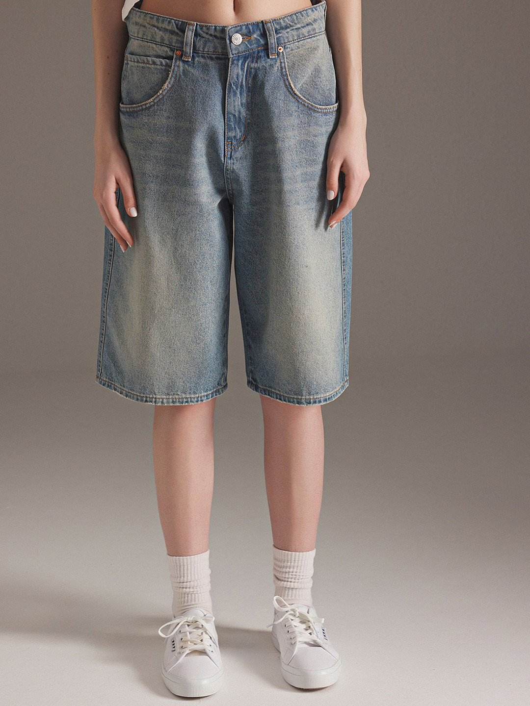 Trendyol Women Heavly Faded Denim Shorts