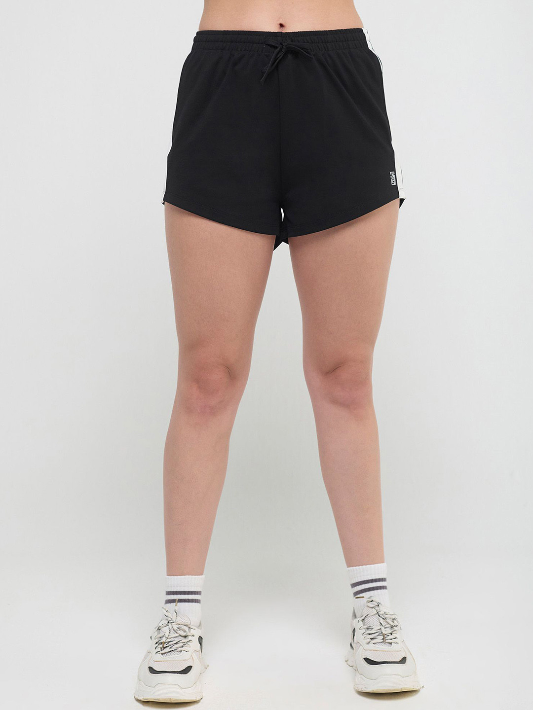 Hunnit Women Mid Rise Relaxed Fit Solid Cotton Casual Stripe Shorts