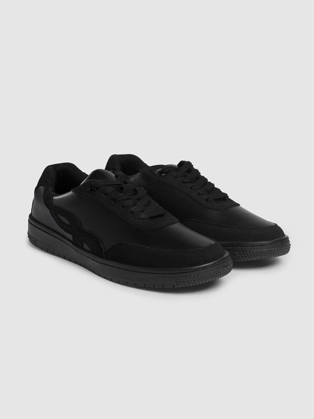 Ethik Men Black Vegan Bridge Casual Sneakers